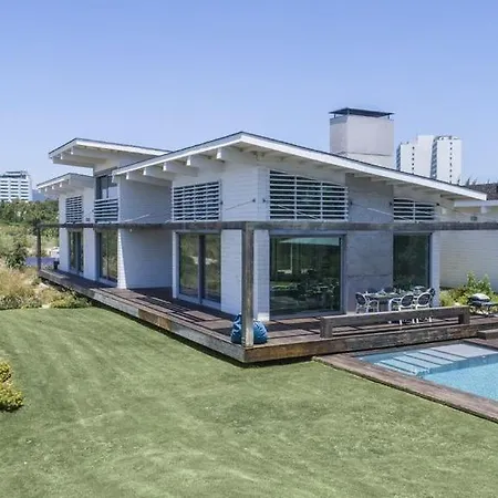 Troia Praia - Amazing Modern For 8 People - Walking Distance From Beach Golf Villa