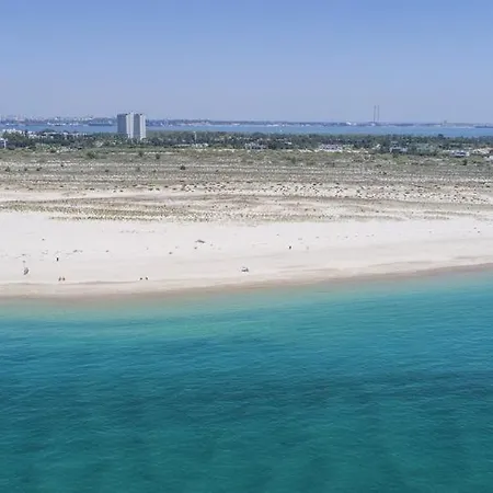 Troia Praia - Amazing Modern For 8 People - Walking Distance From Beach Golf Villa *